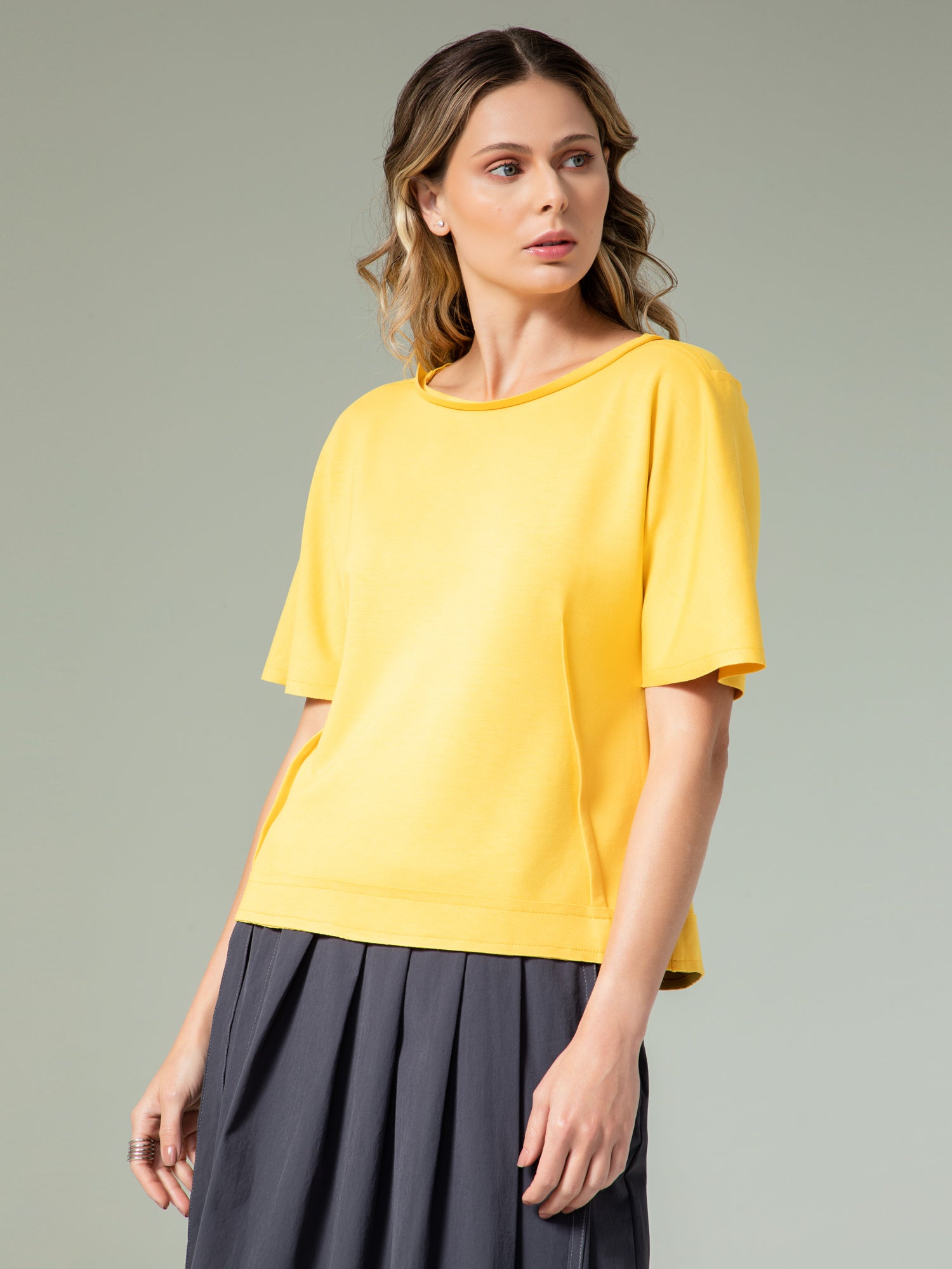 Blusa Manga Curta Pregas