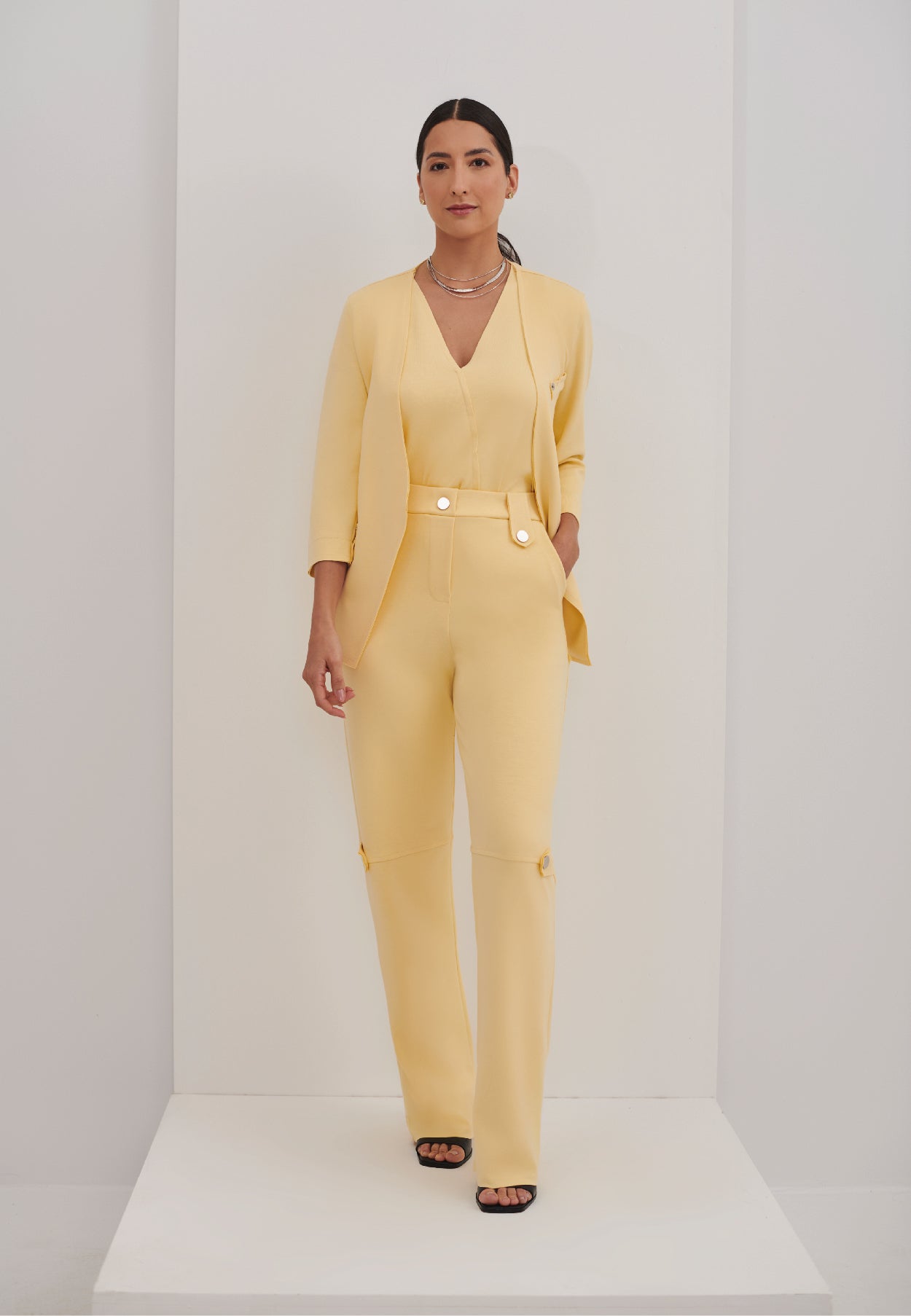 Blusa Gola V Recortes