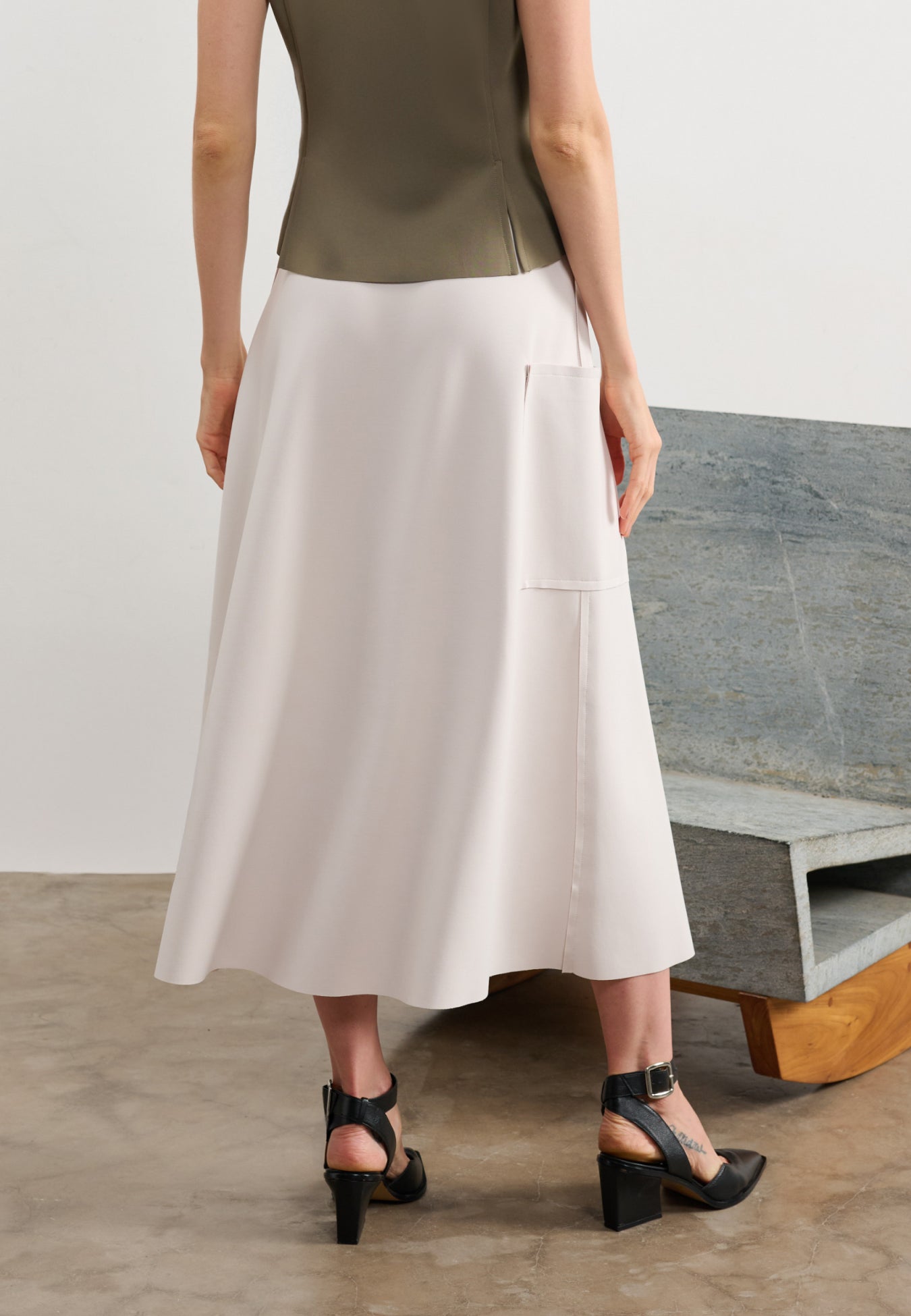 Saia Midi Bolso Lateral