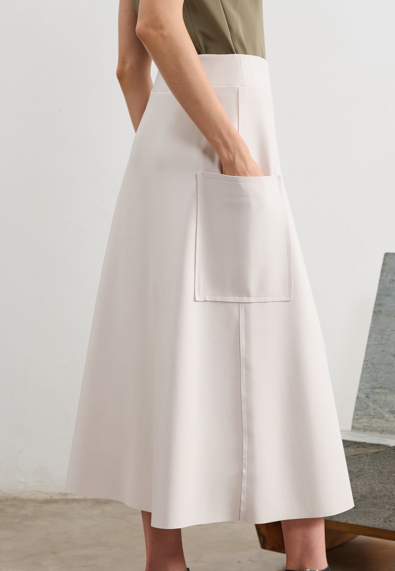 Saia Midi Bolso Lateral