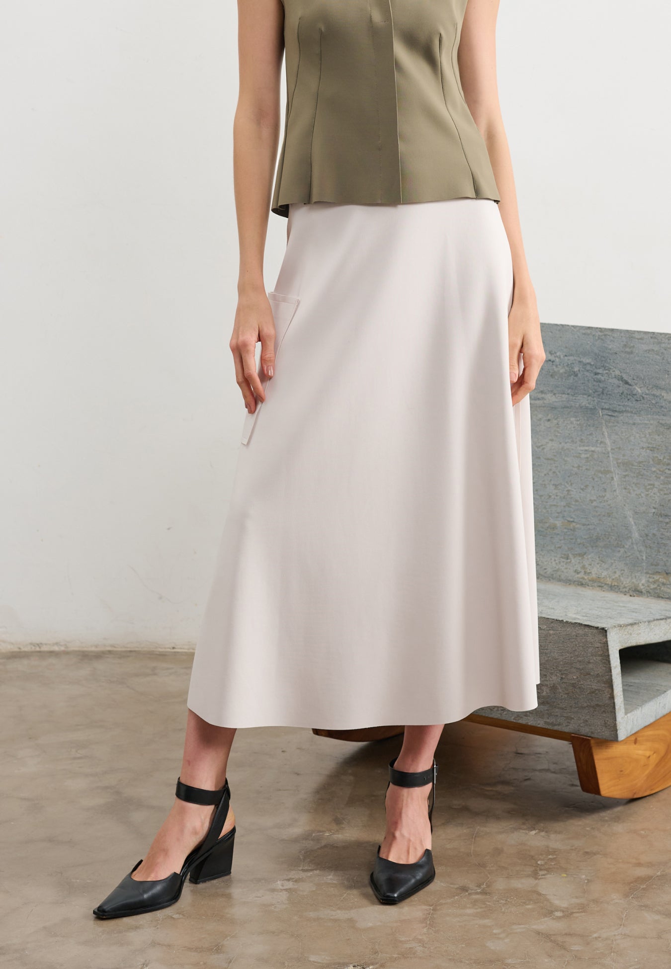 Saia Midi Bolso Lateral