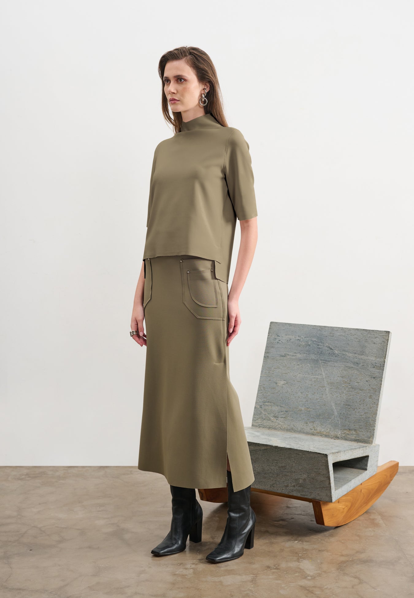 Blusa Manga Curta Gola Alta