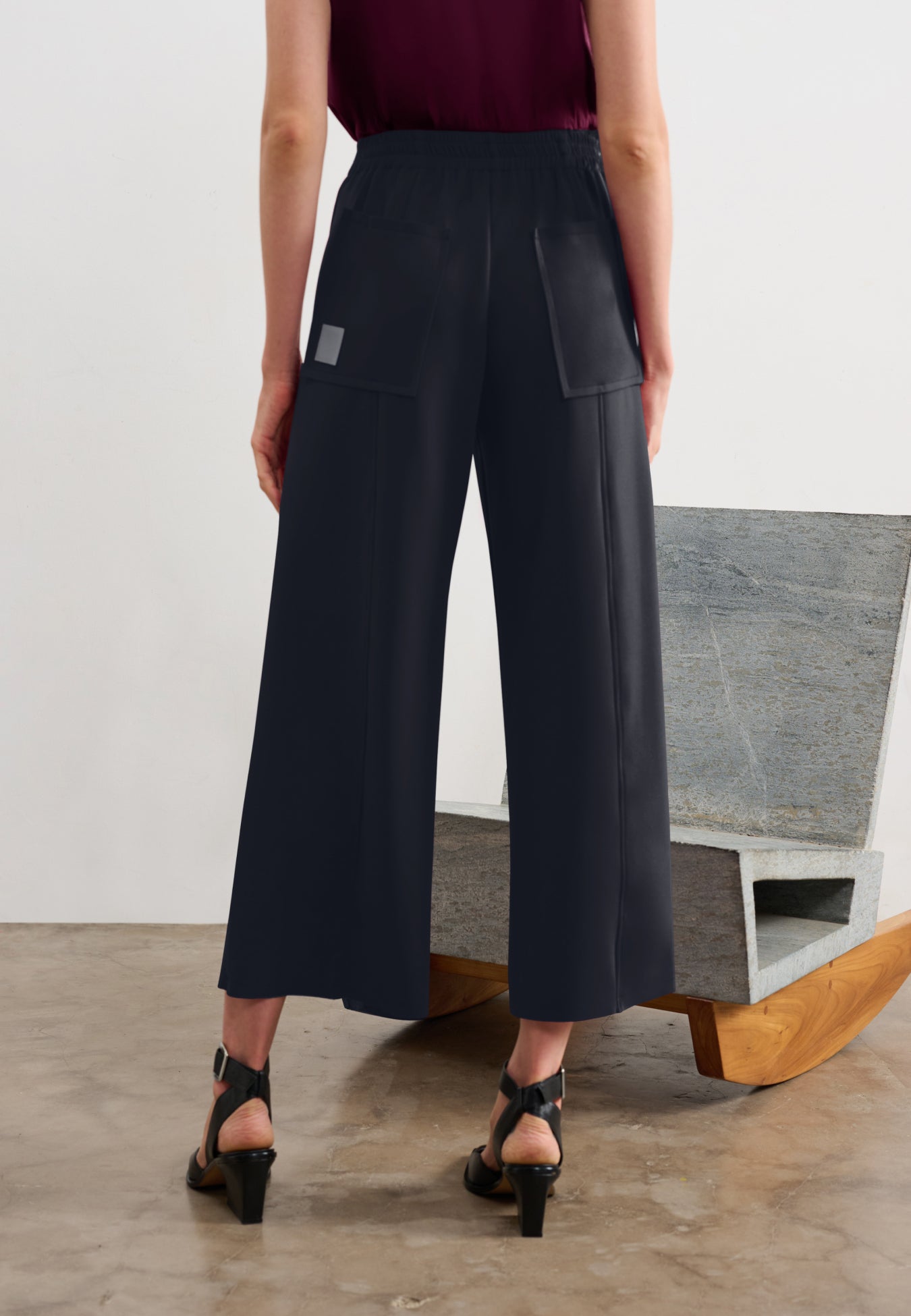 Calça Wide Leg Rebites