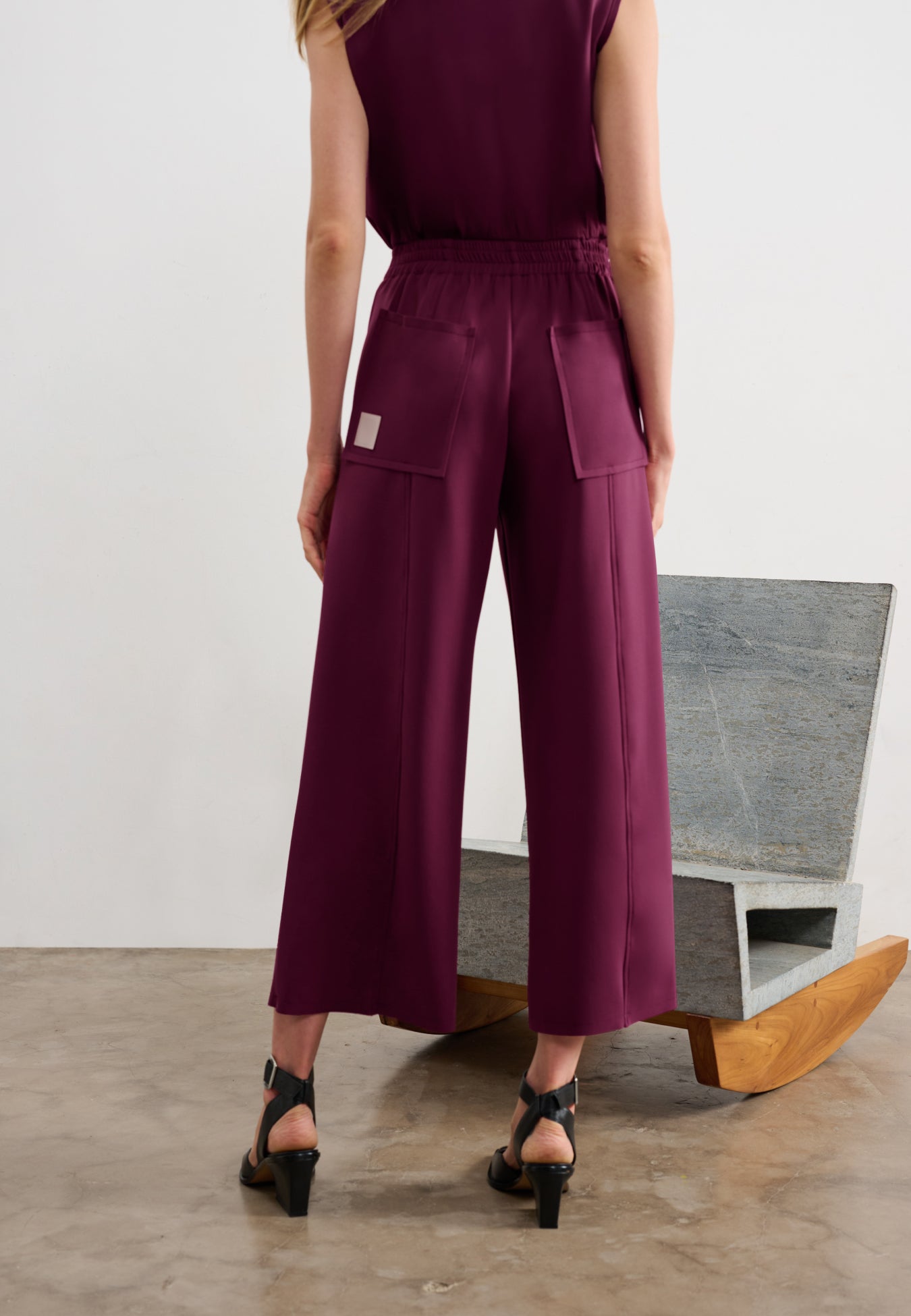 Calça Wide Leg Rebites