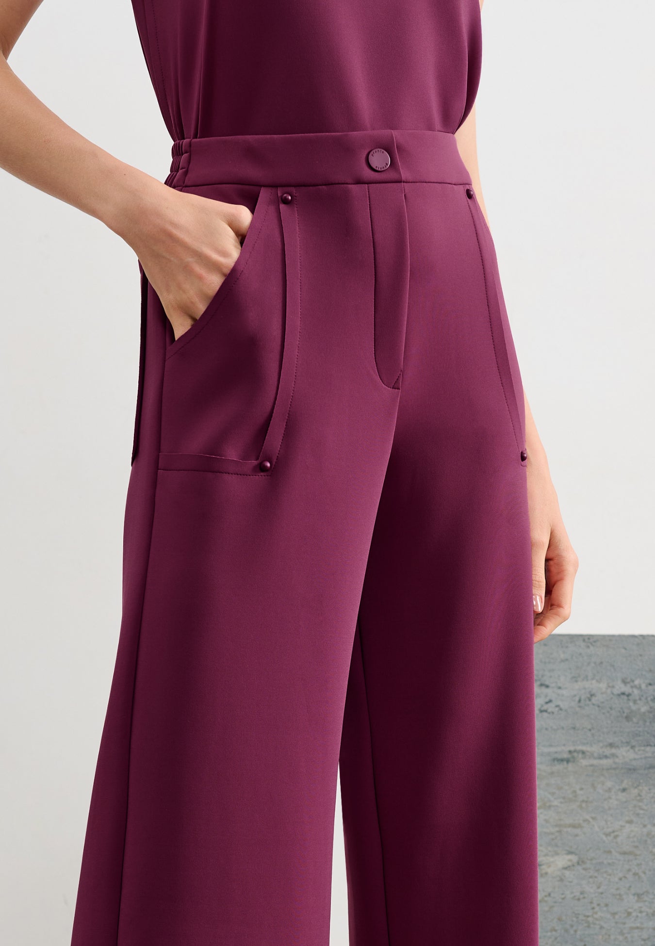 Calça Wide Leg Rebites