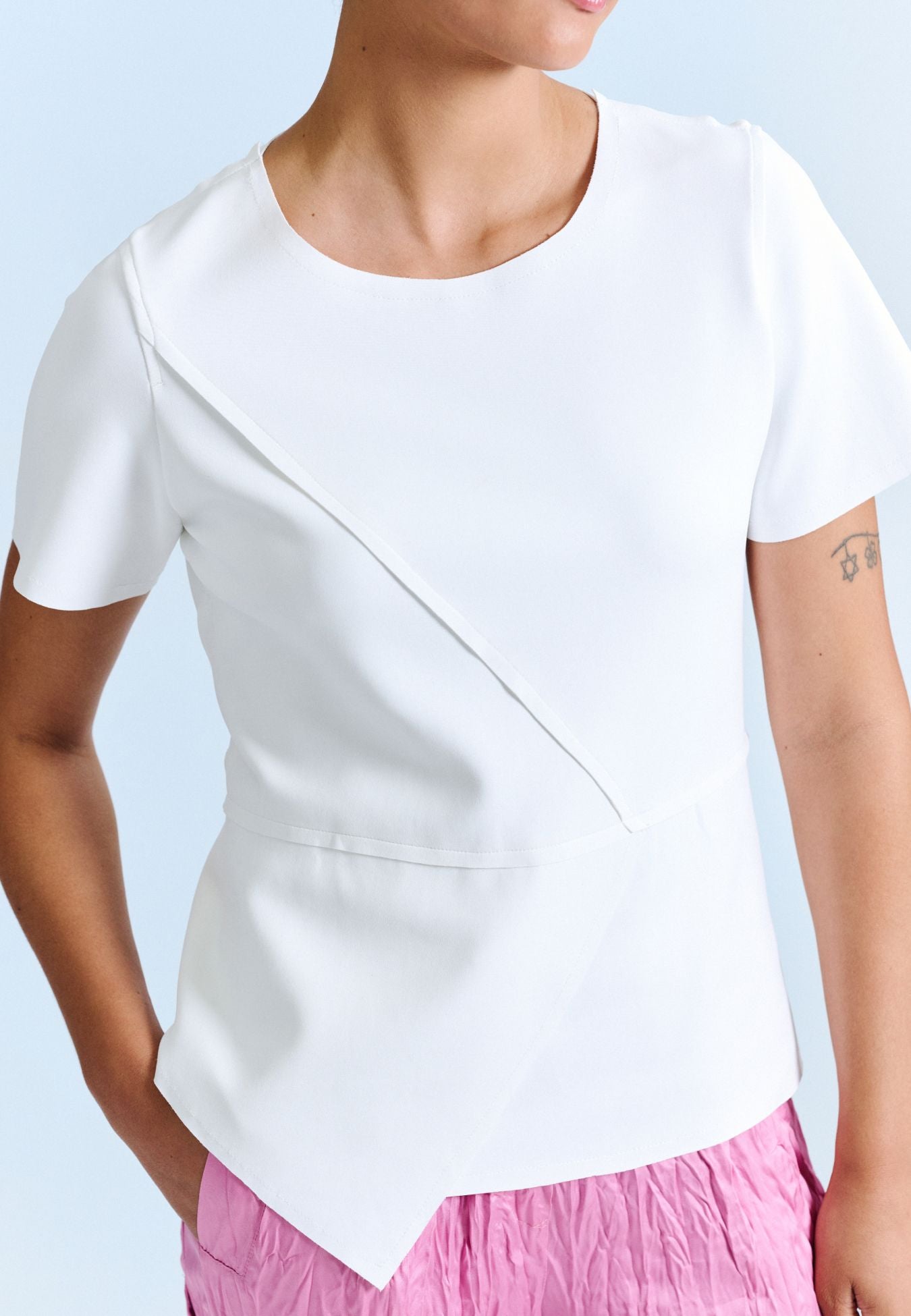 Blusa Sobreposição Assimétrica