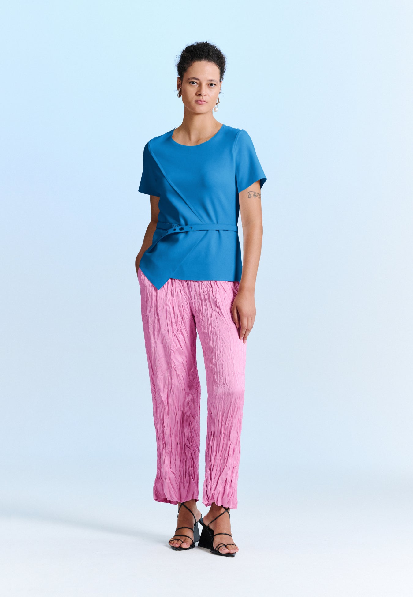 Blusa Sobreposição Assimétrica