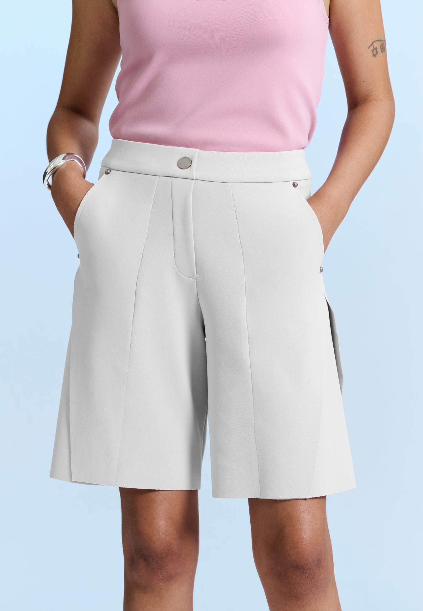 Bermuda Alfaiataria Recorte Lateral