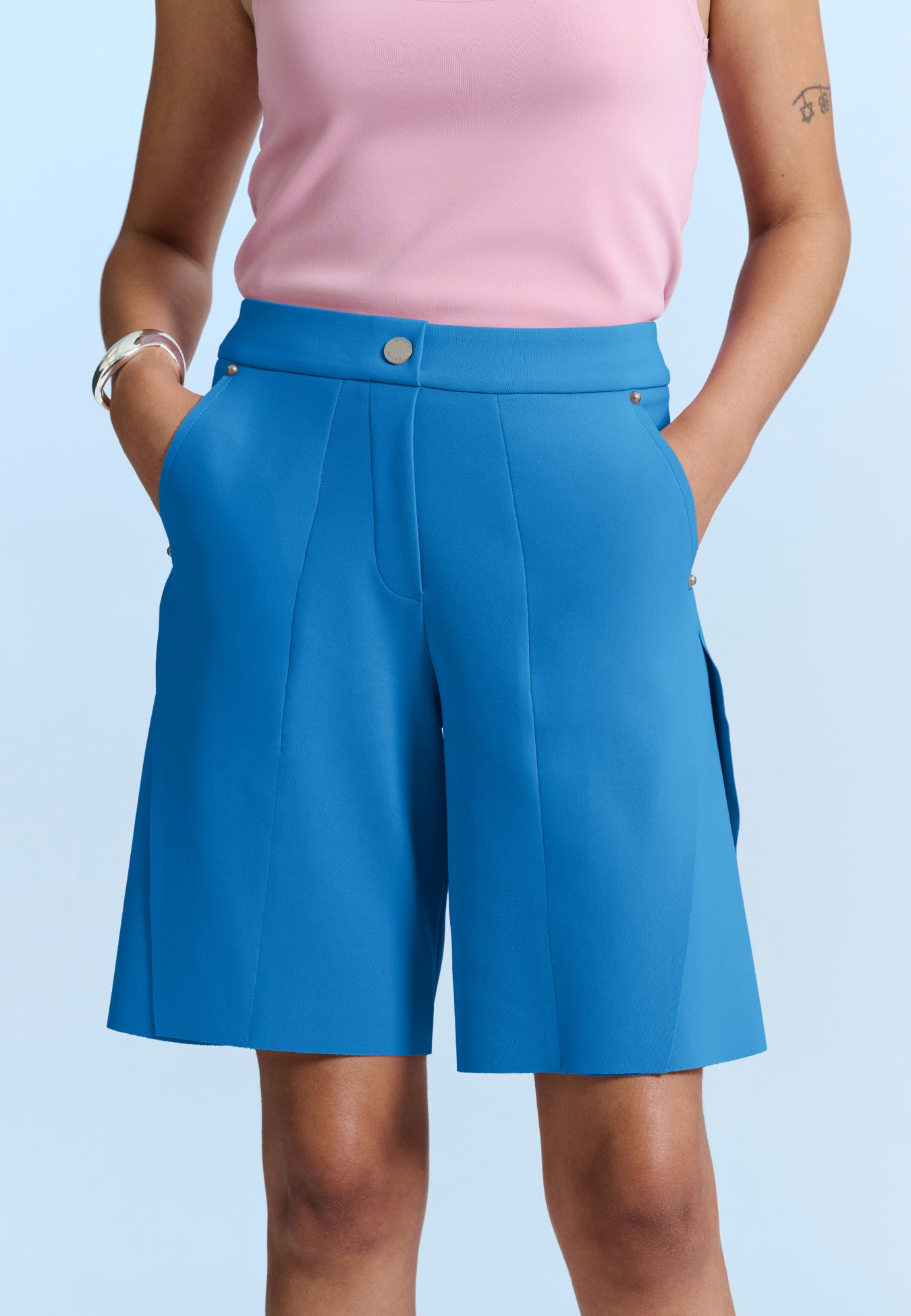 Bermuda Alfaiataria Recorte Lateral