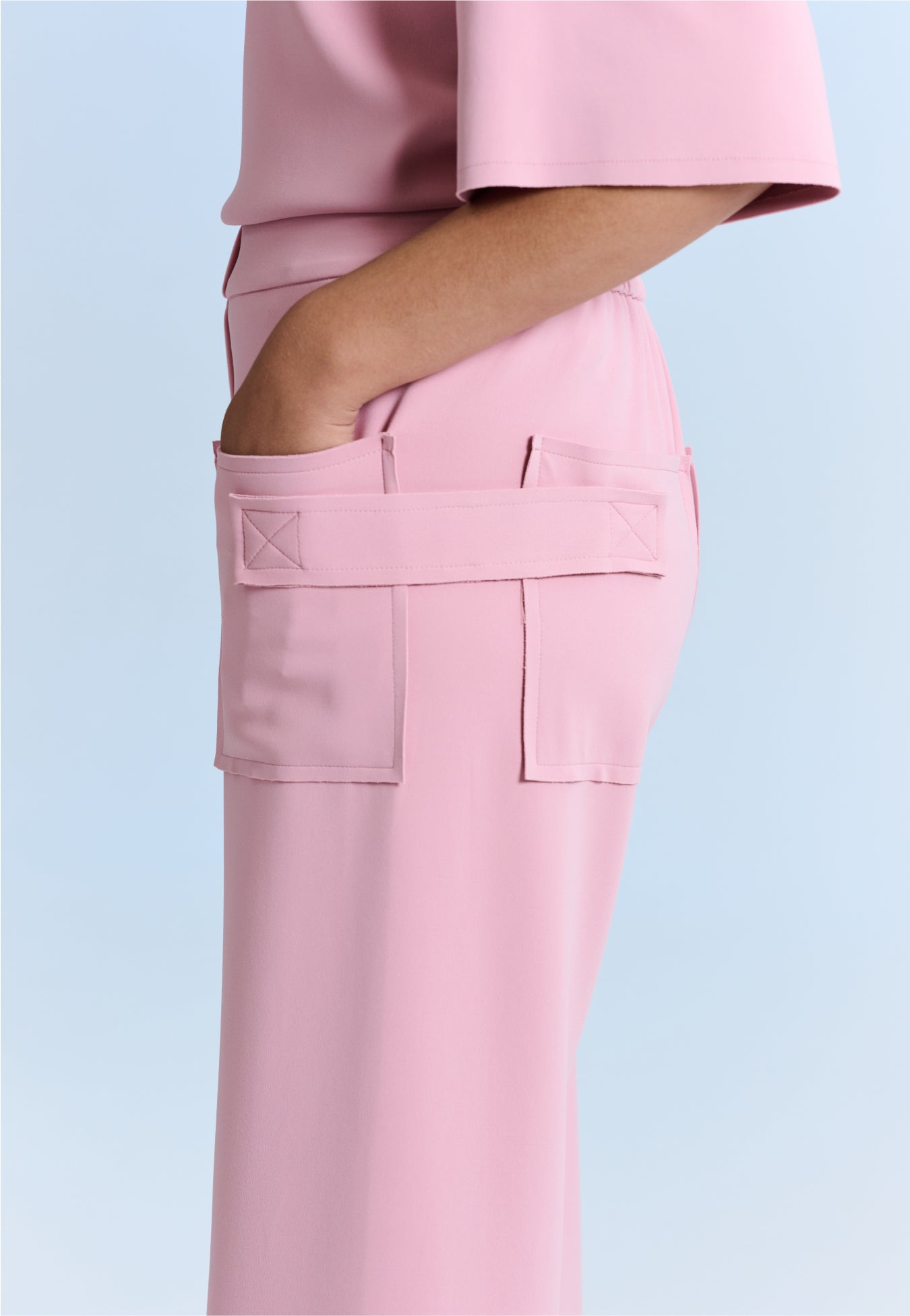 Calça Alfaiataria Bolsos Sobrepostos