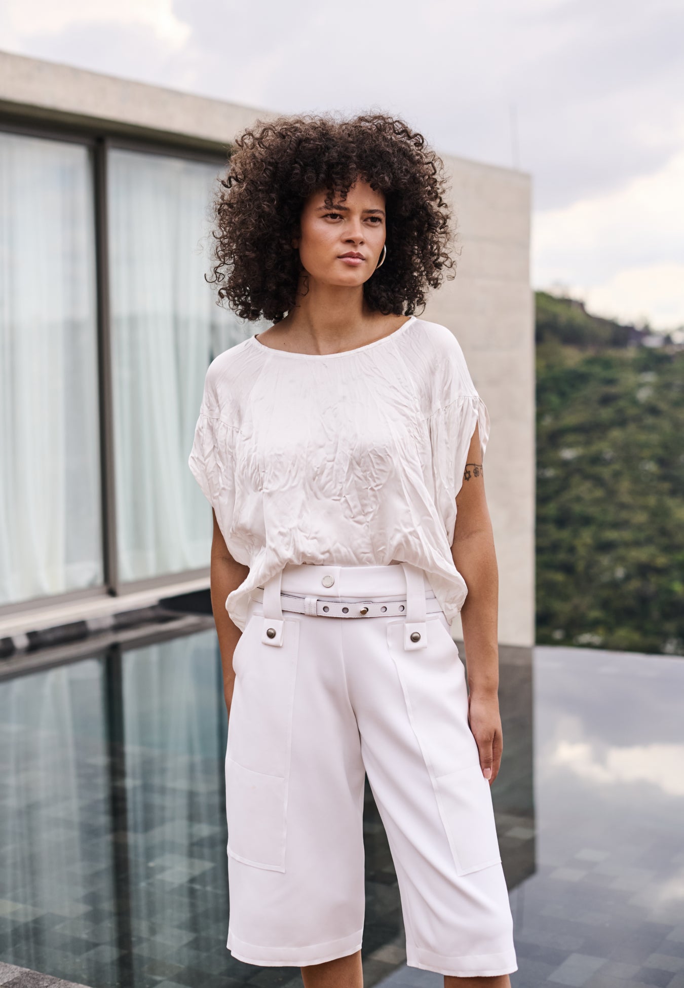 Blusa Acetinada Sem Cava