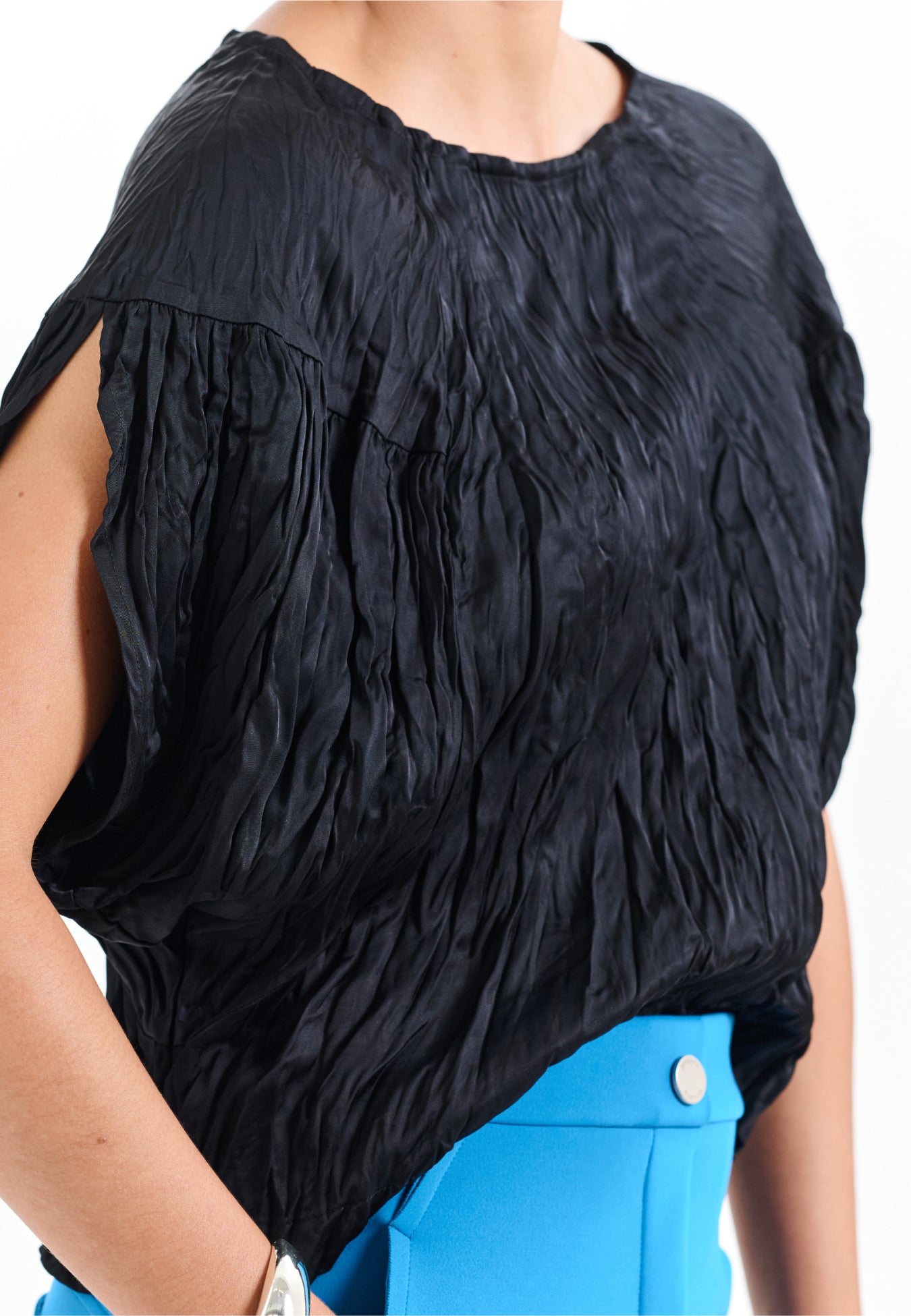 Blusa Acetinada Sem Cava