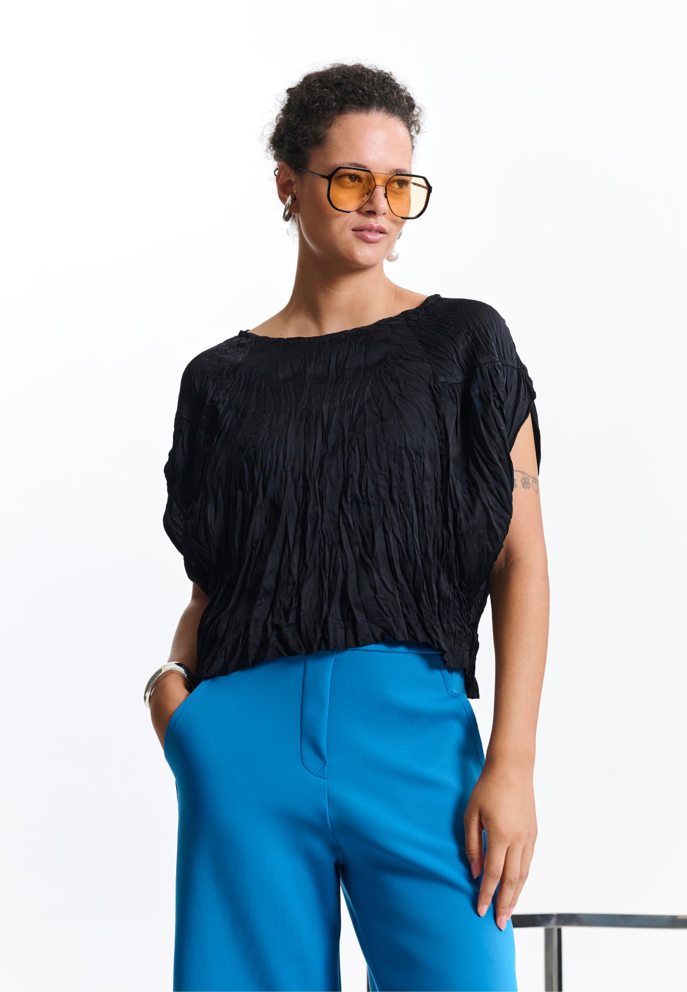 Blusa Acetinada Sem Cava