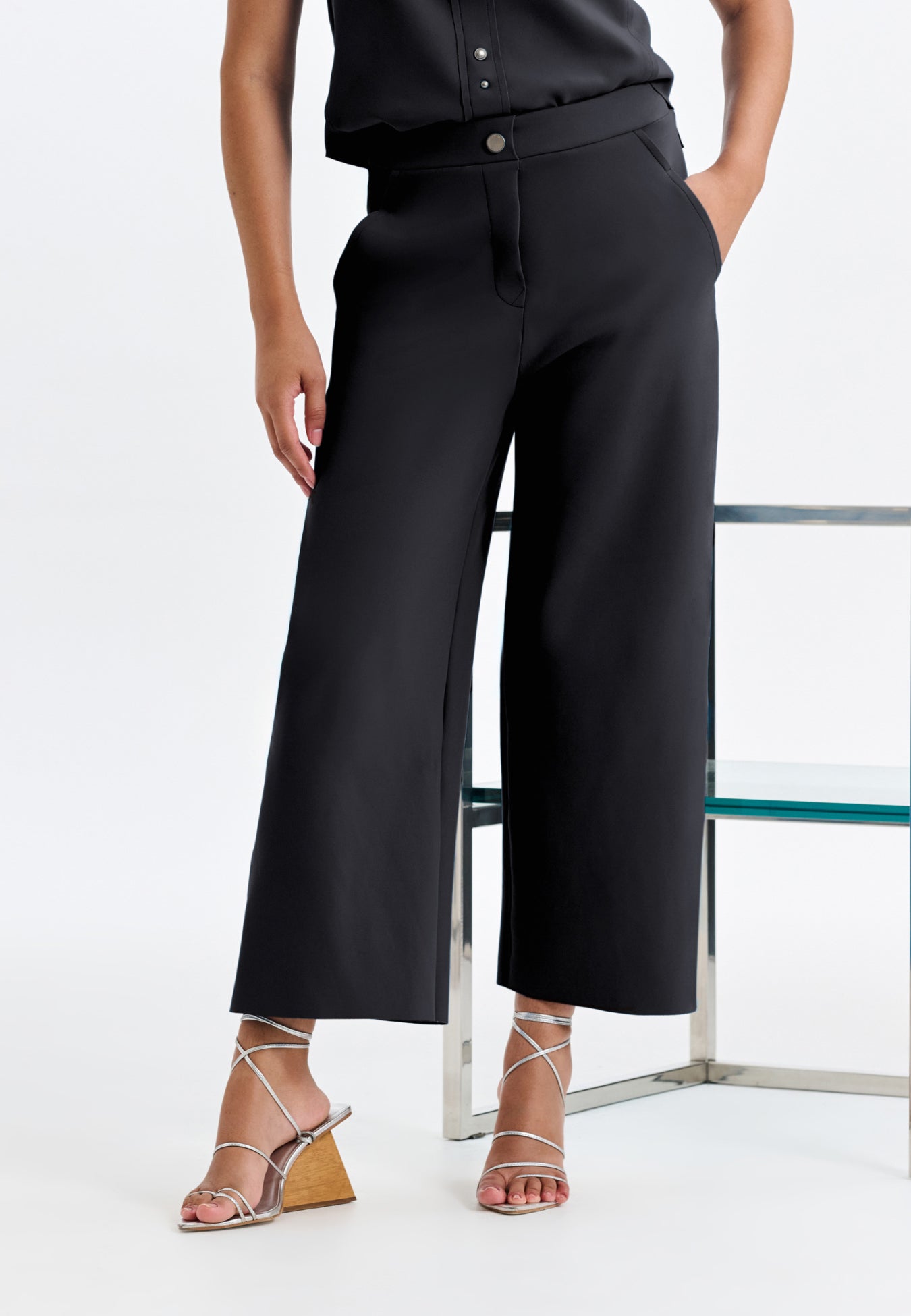 Calça Wide Bolso Faca