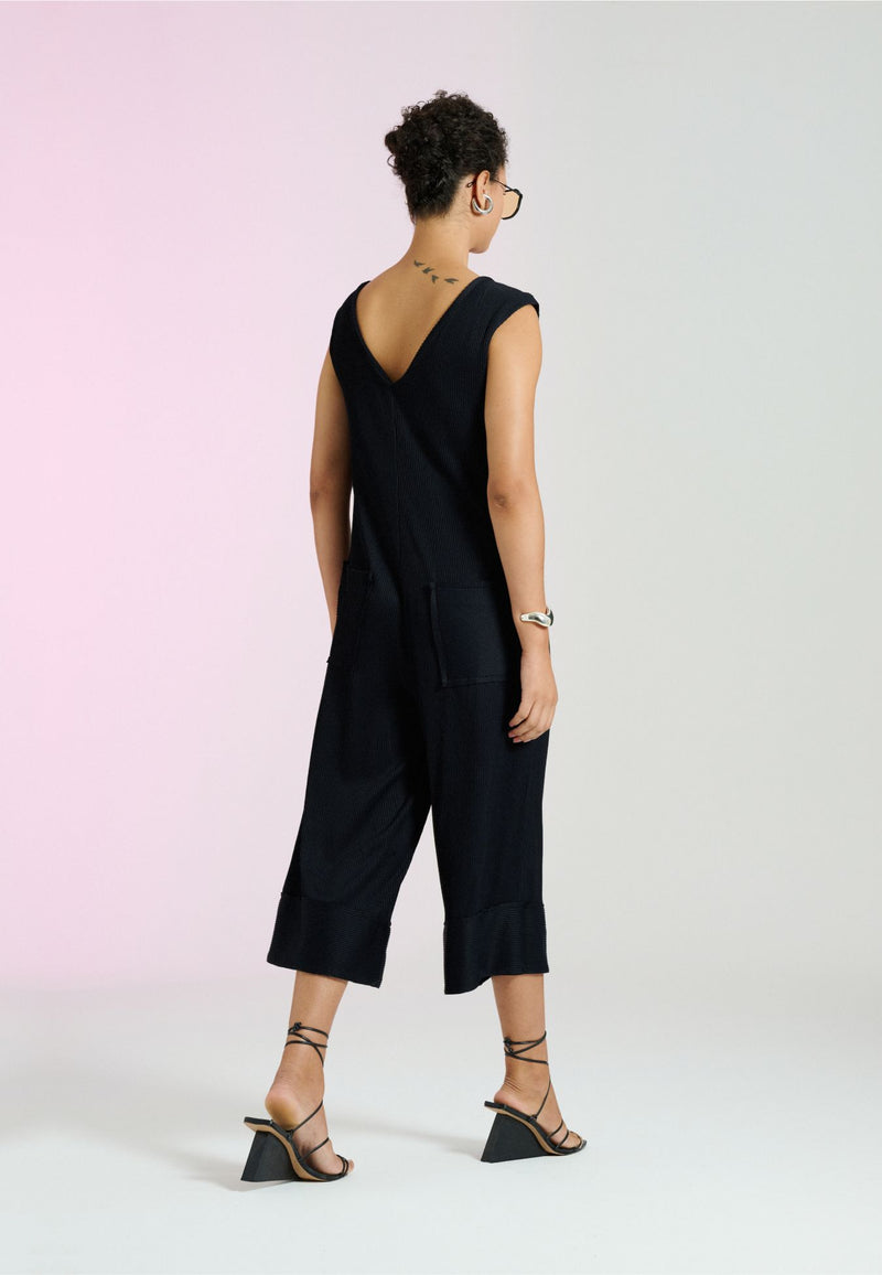 Macacão Decote V Plissê