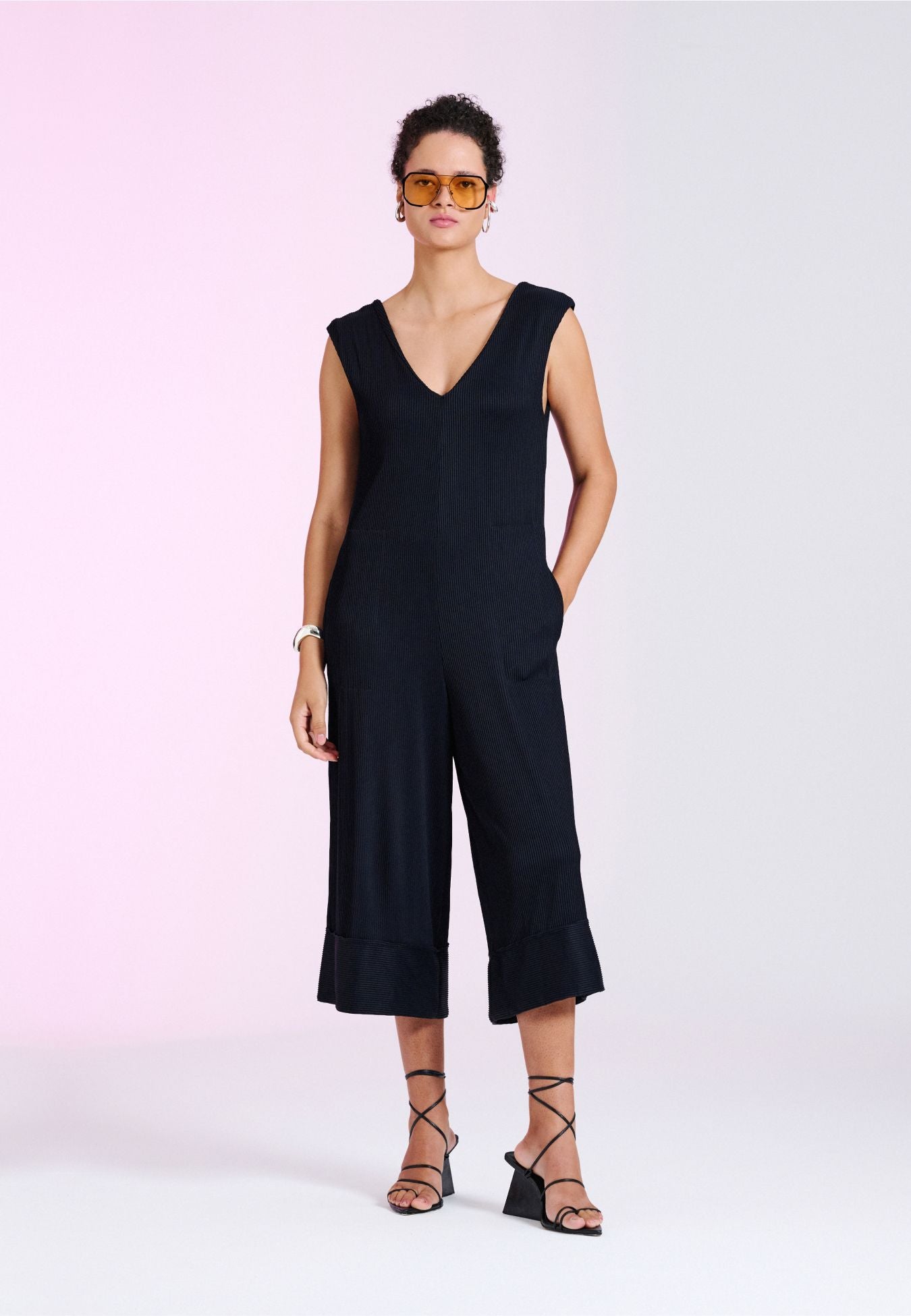 Macacão Decote V Plissê