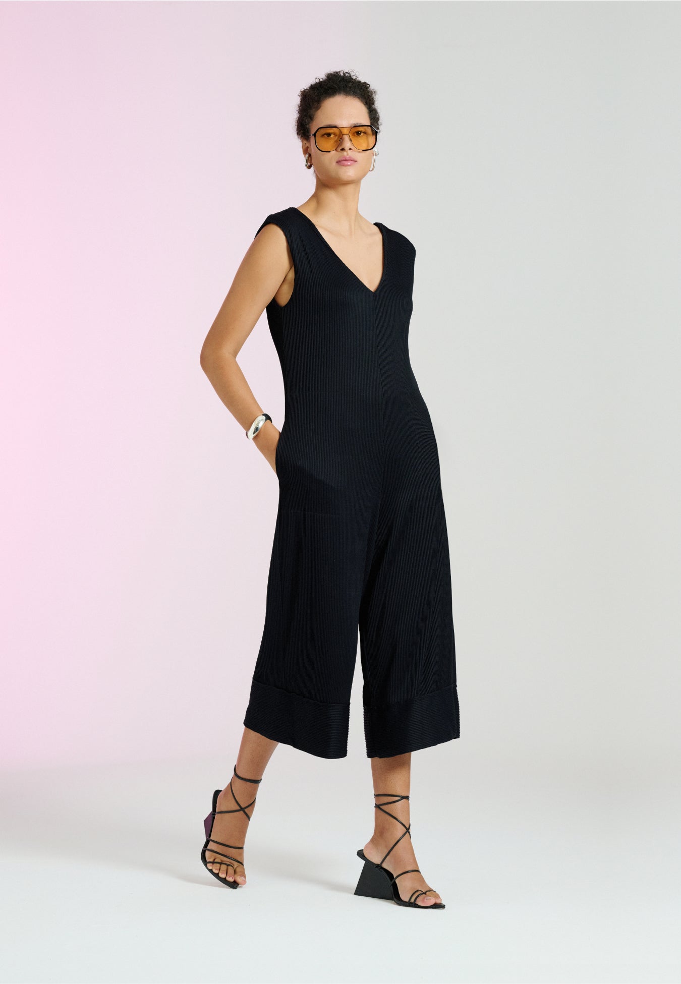 Macacão Decote V Plissê