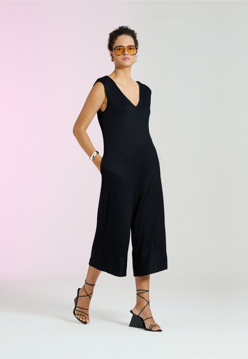 Macacão Decote V Plissê