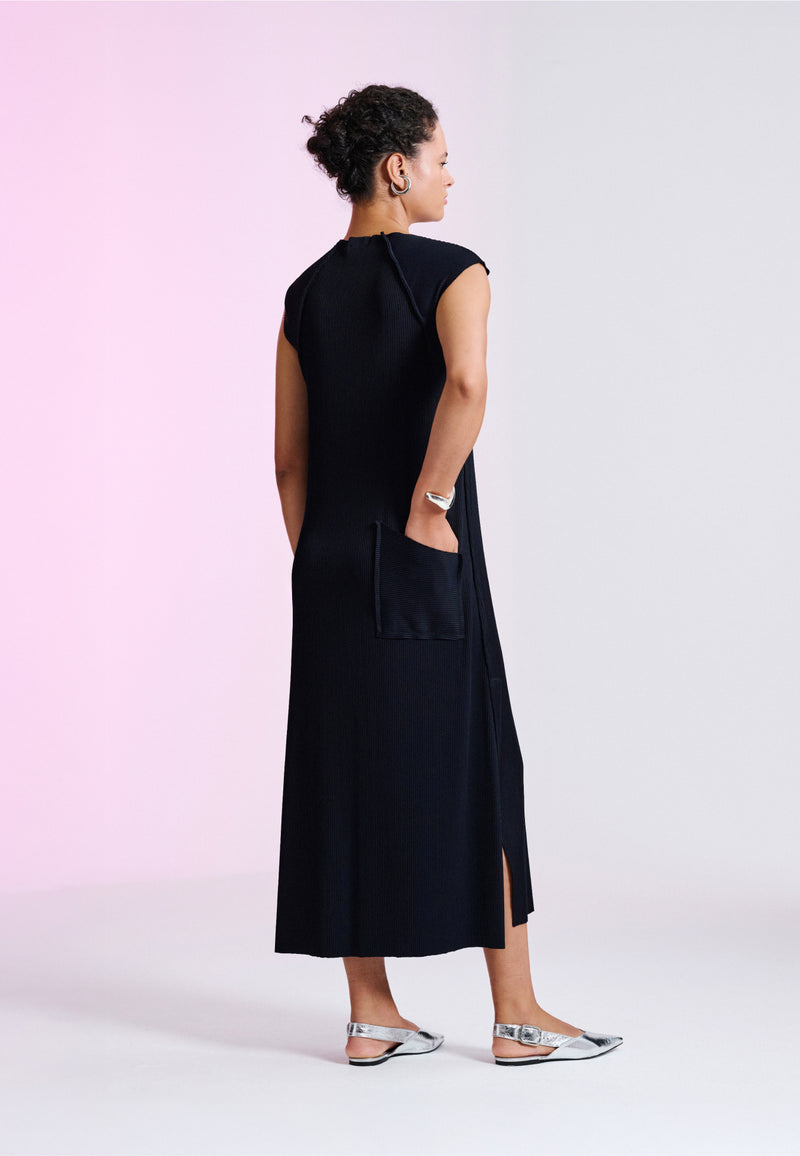 Vestido Midi Gola Reta