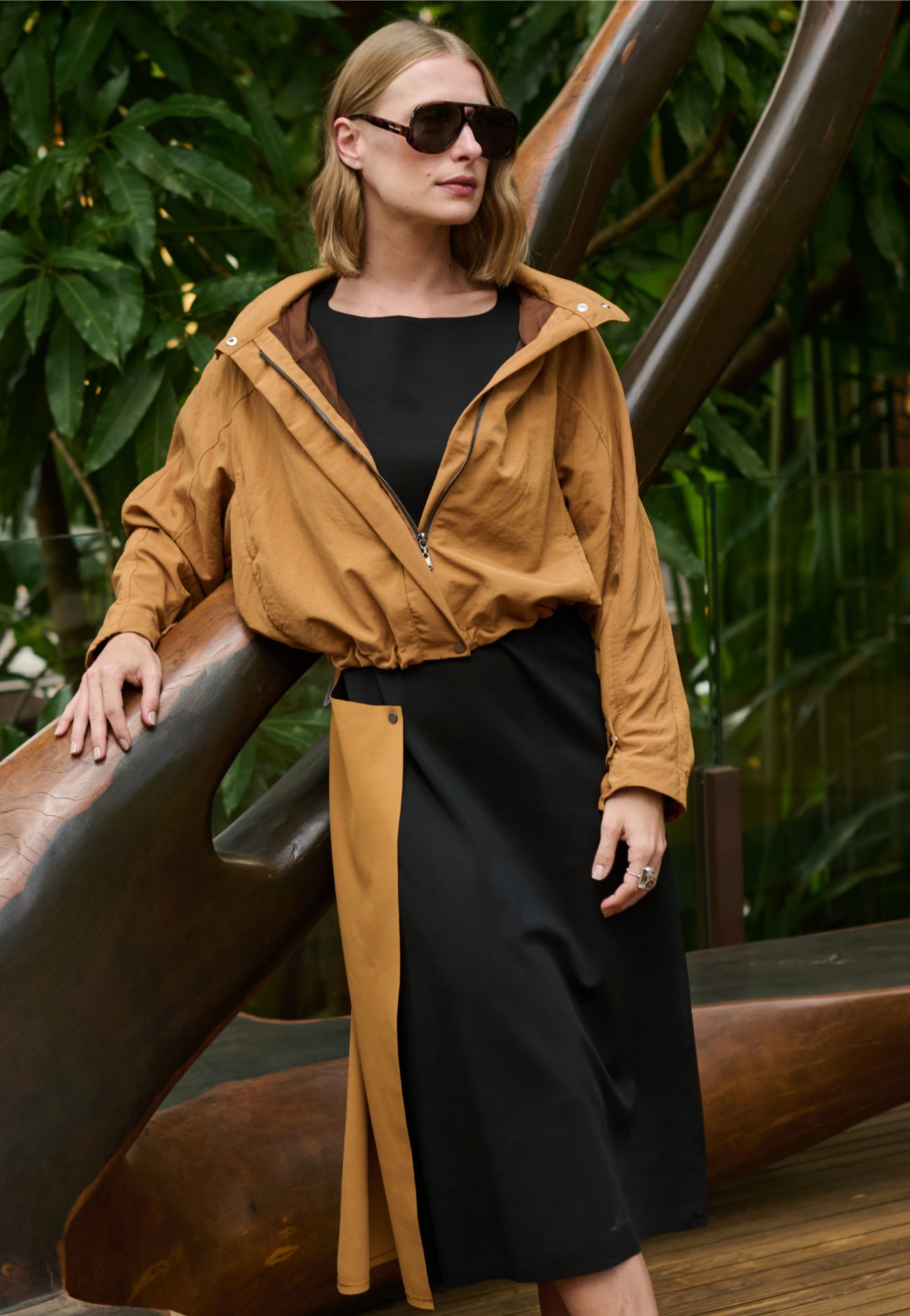 Jaqueta Ampla Com Capuz