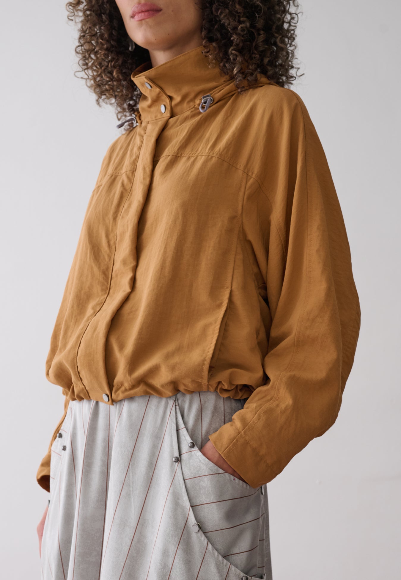 Jaqueta Ampla Com Capuz