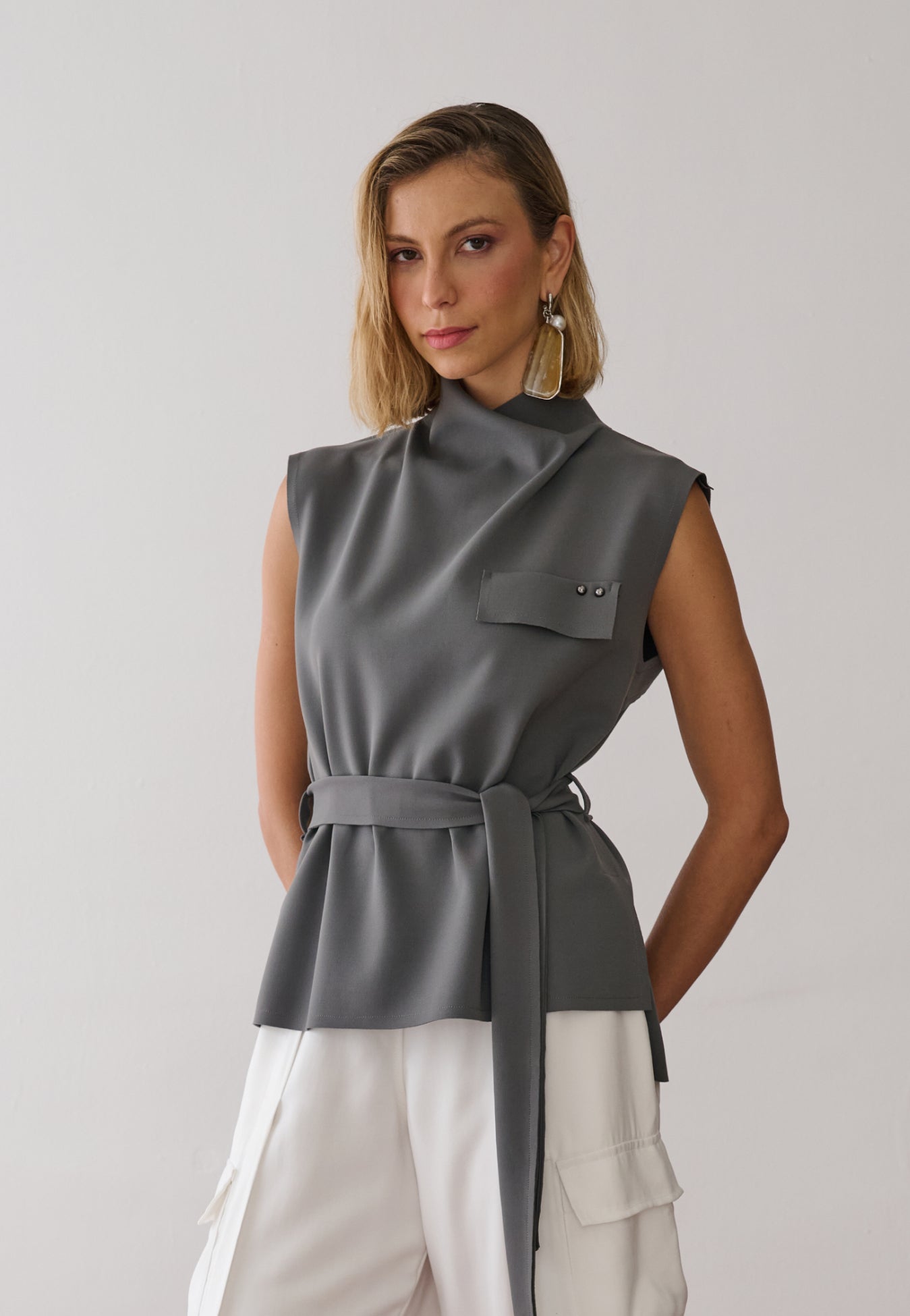 Blusa Gola Alta com Faixa