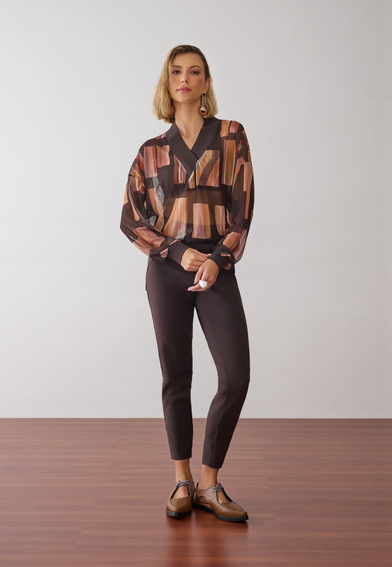 Calça Slim Recortes