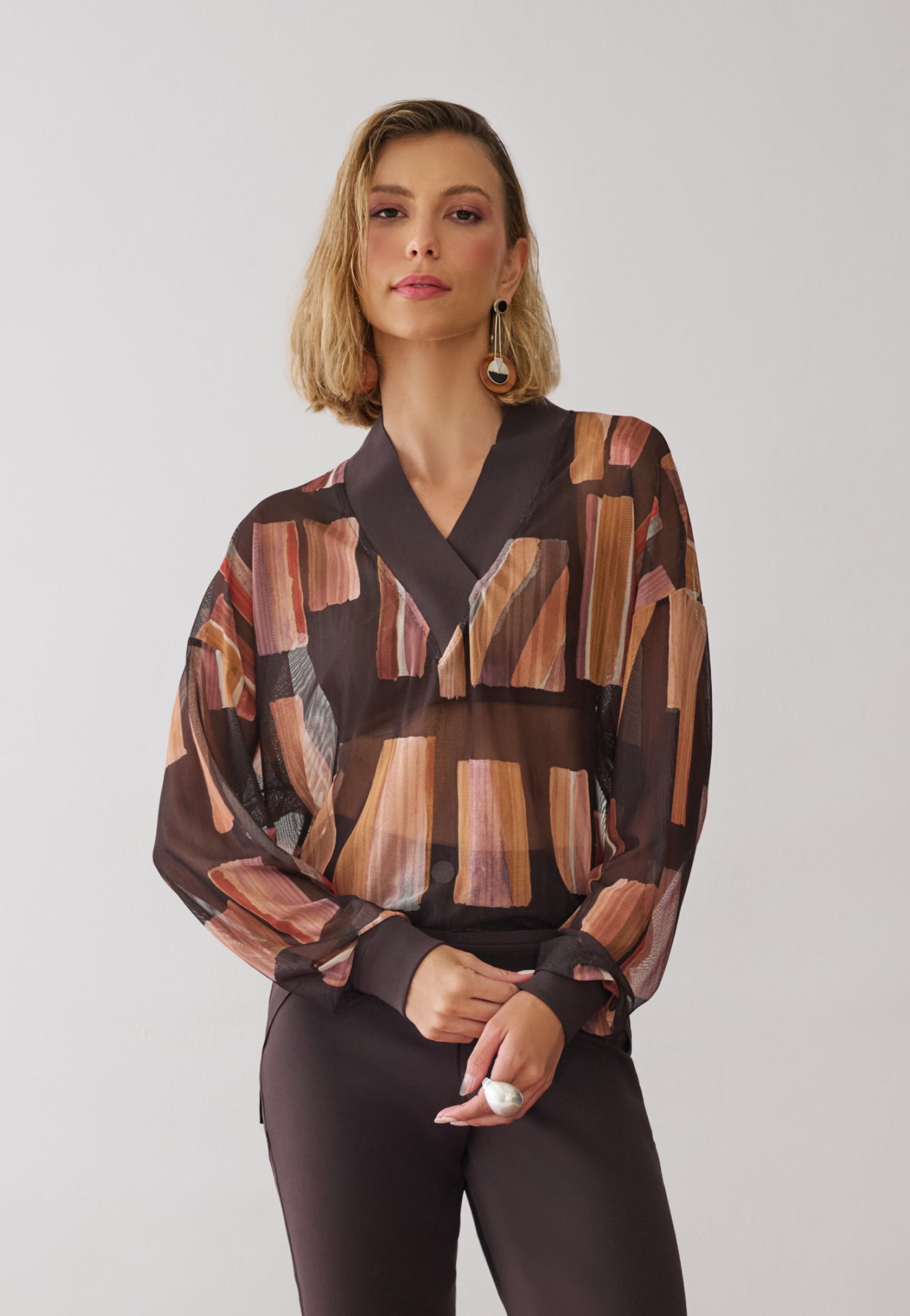 Blusa Tule Estampa Detalhes Tech