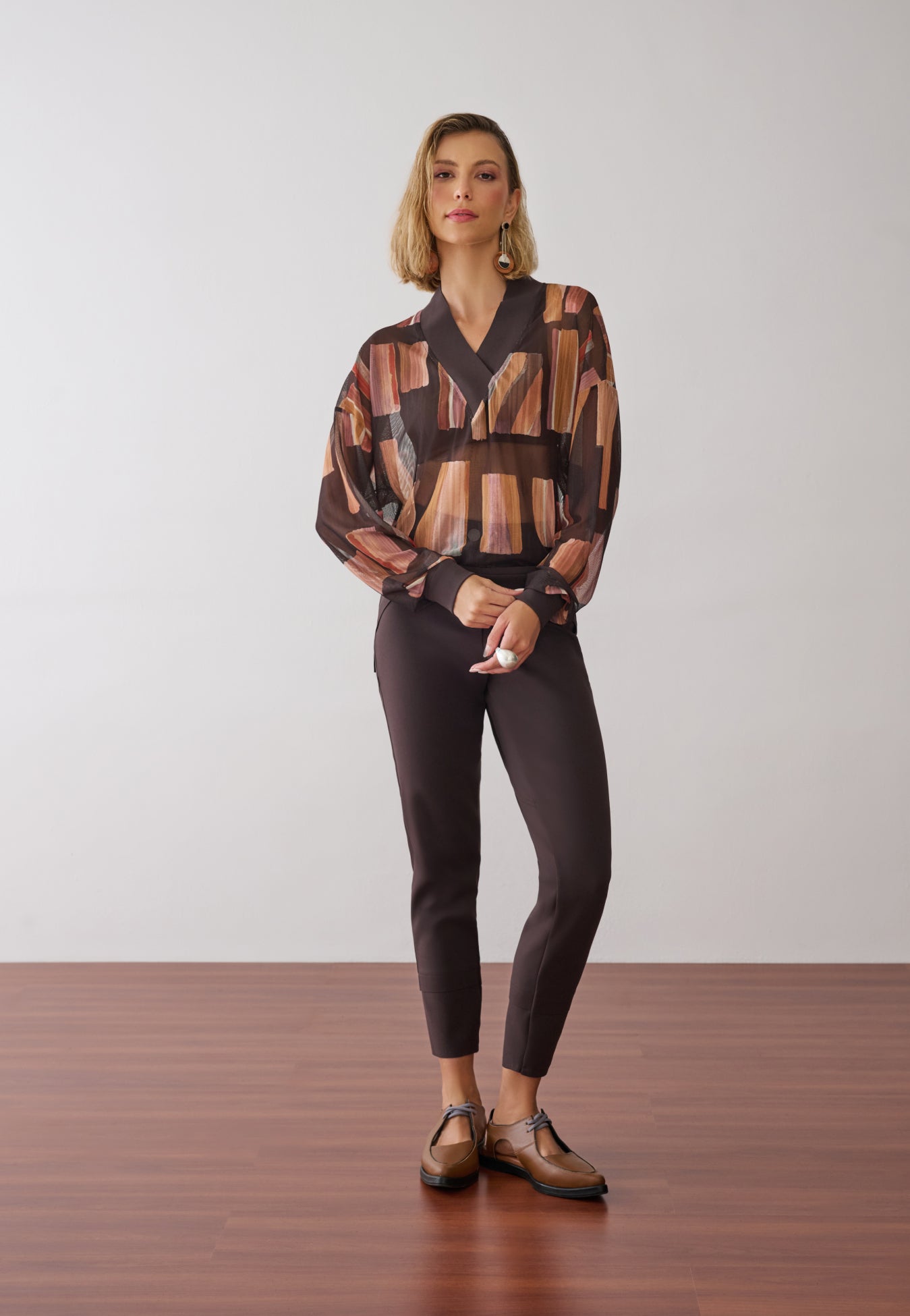 Blusa Tule Estampa Detalhes Tech