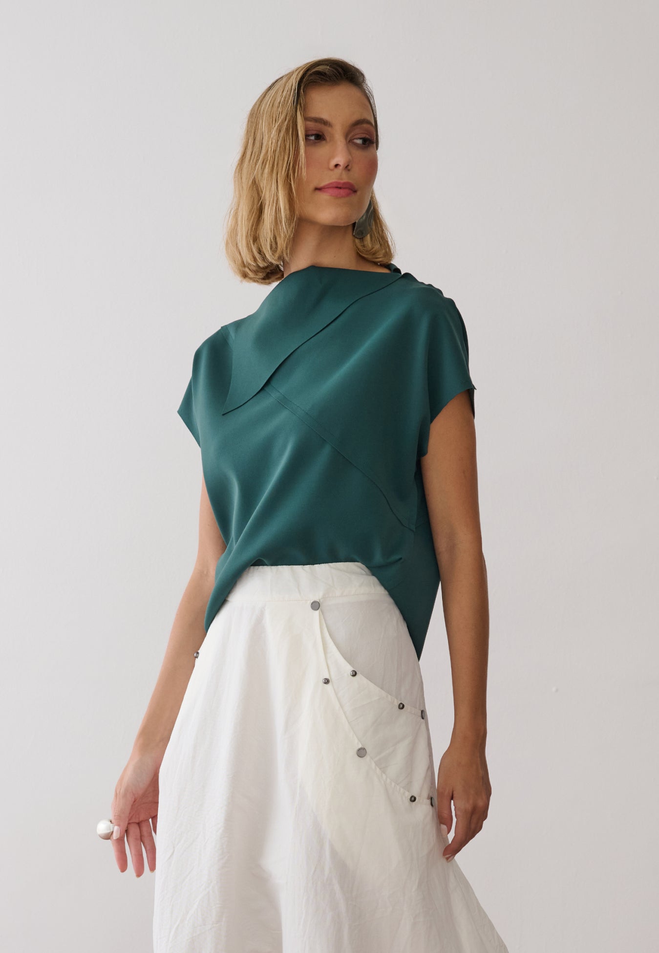 Blusa Recortes Diagonais