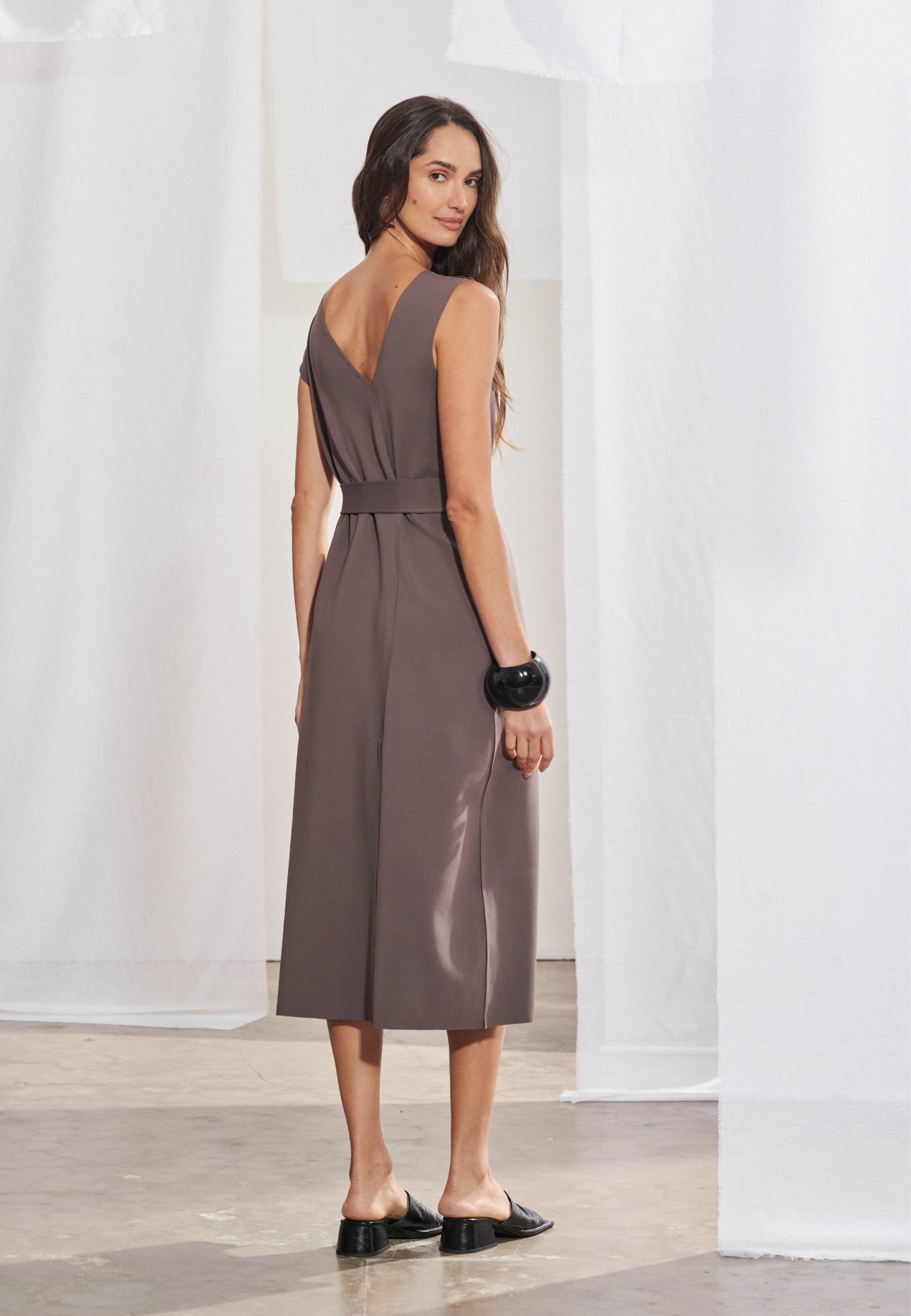 Vestido Midi Decote Assimétrico