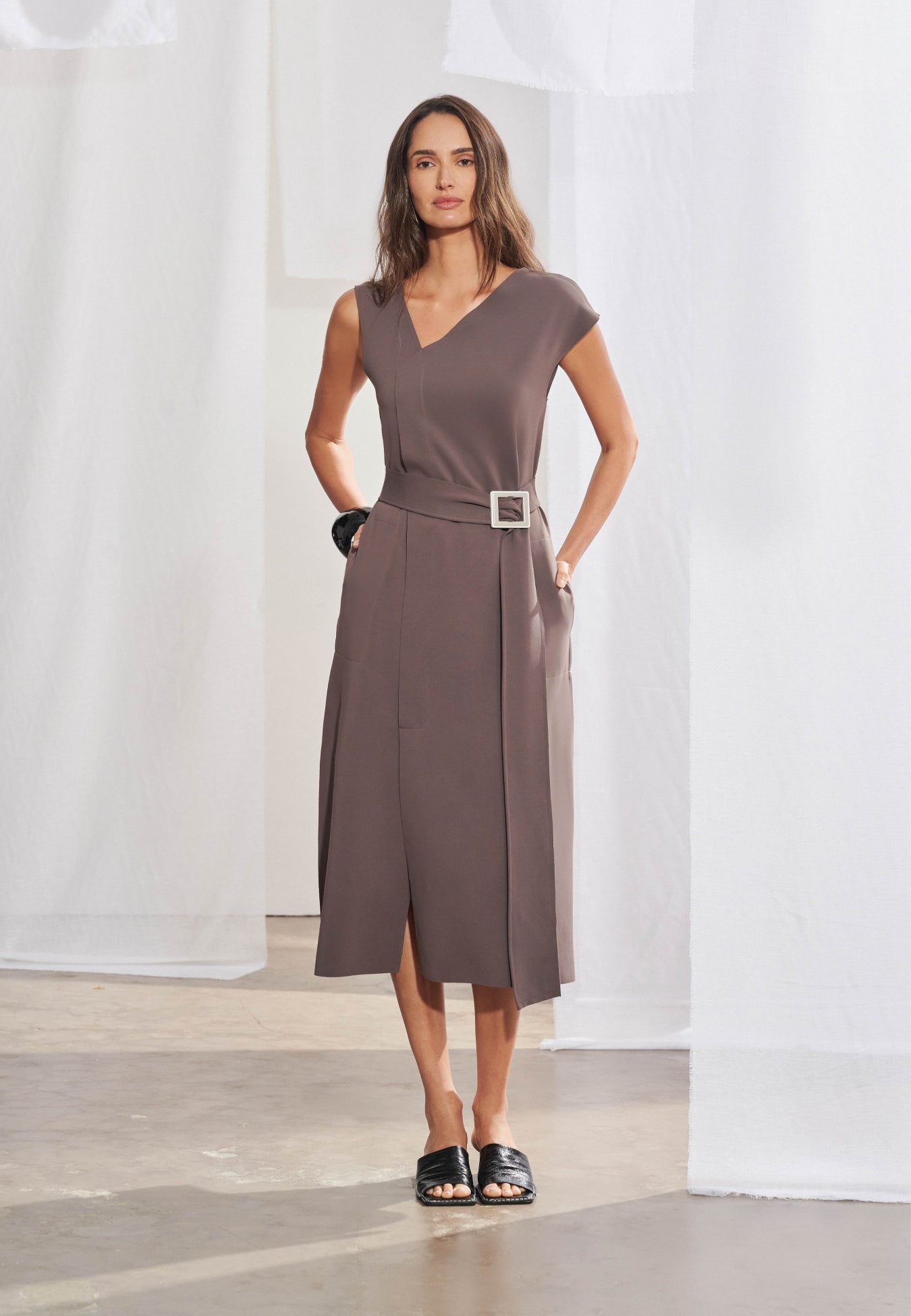 Vestido Midi Decote Assimétrico