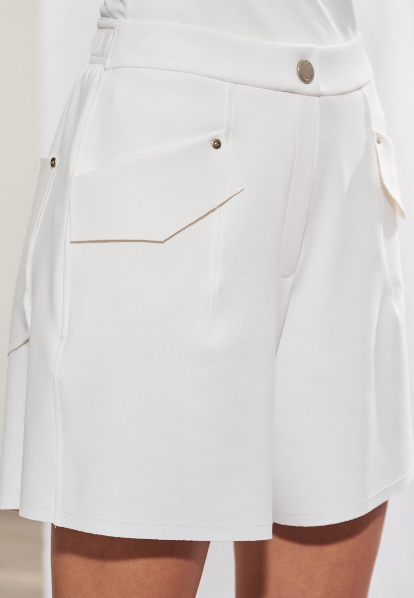 Short Alfaiataria Bolsos Frontais