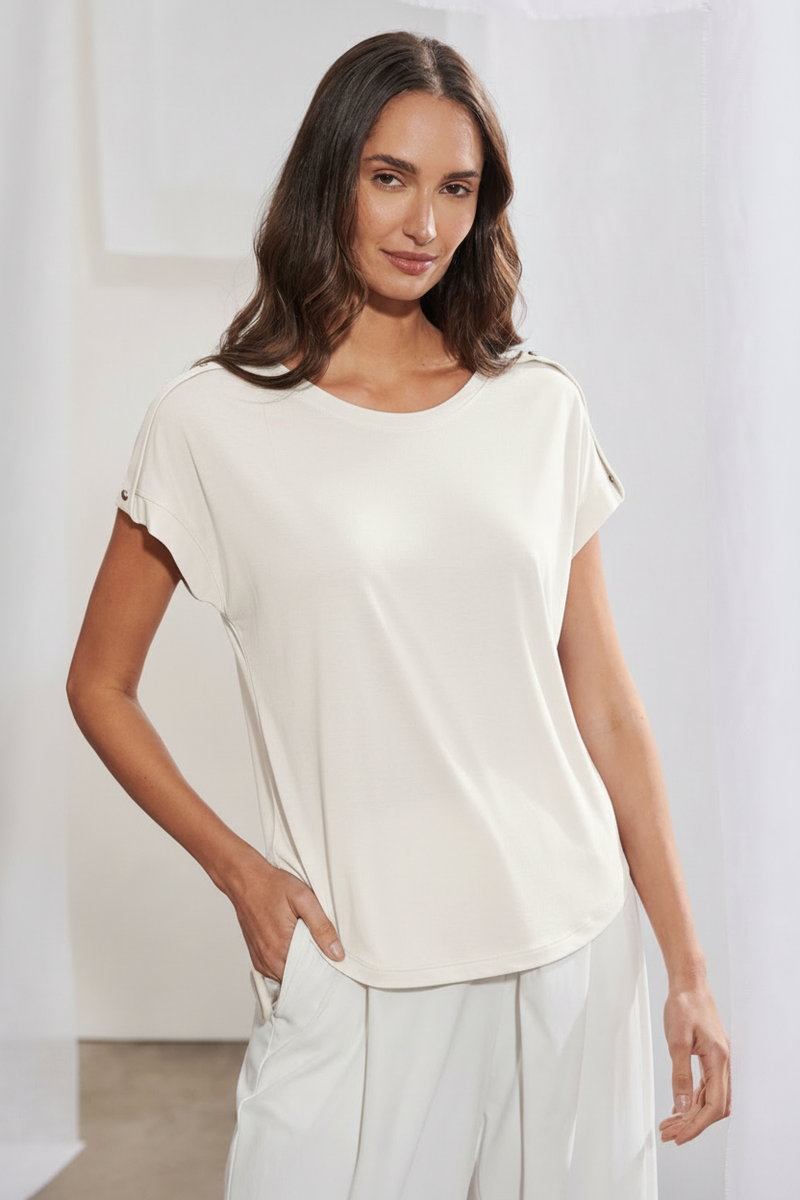 Blusa Decote Canoa Barra Assimétrica