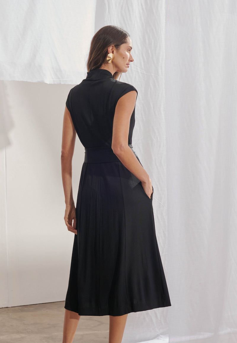 Vestido Midi Decote Degagê