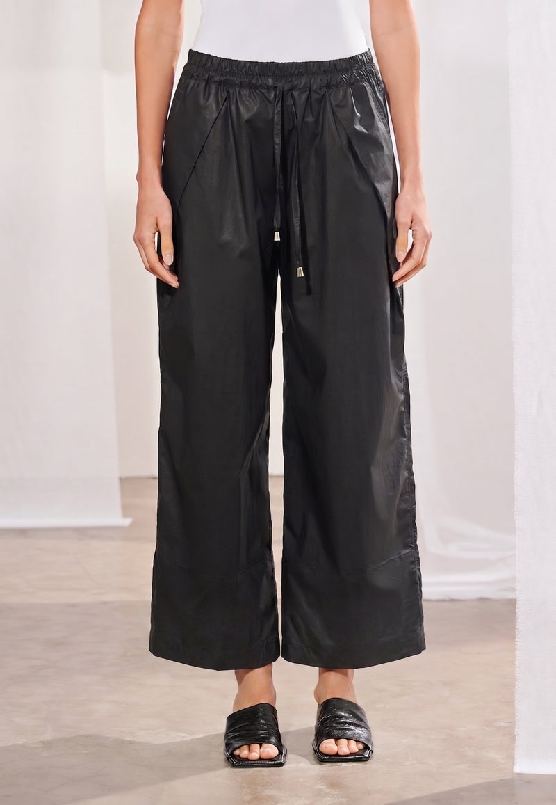 Calça Pregas Efeito Empapelado