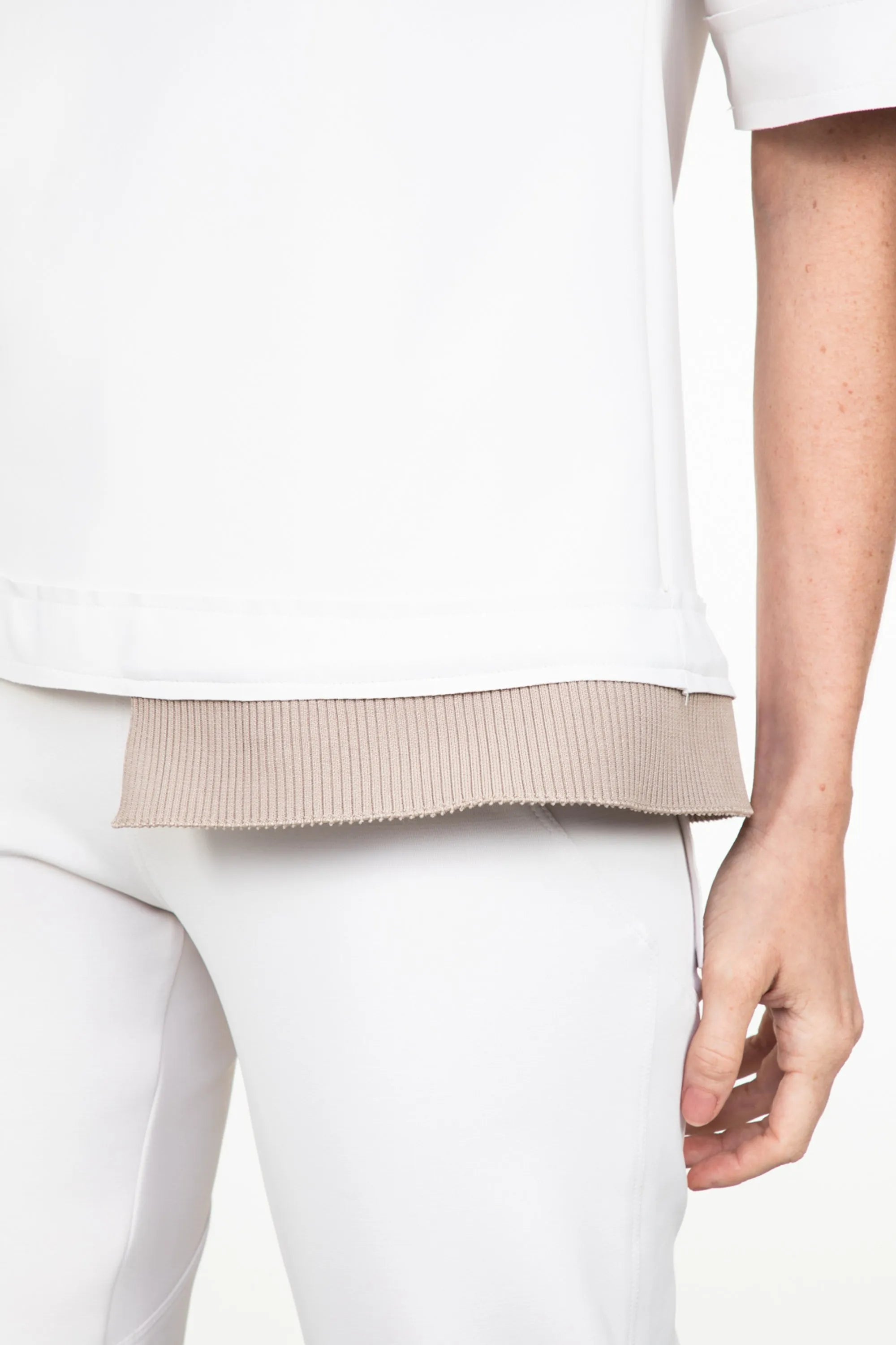 Blusa Manga Curta Detalhe Tricot